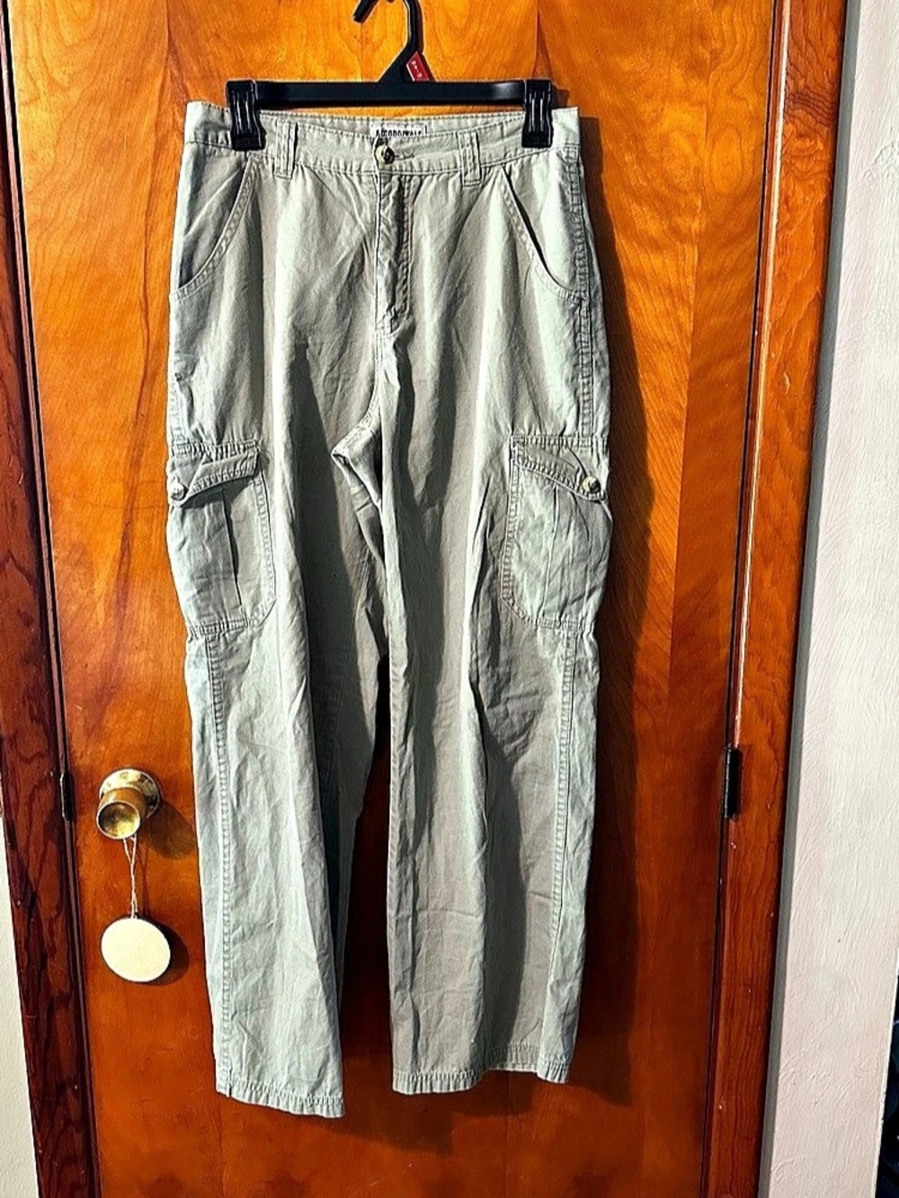 Aeropostale women’s Cotton Cargo Pants in Green Size 6